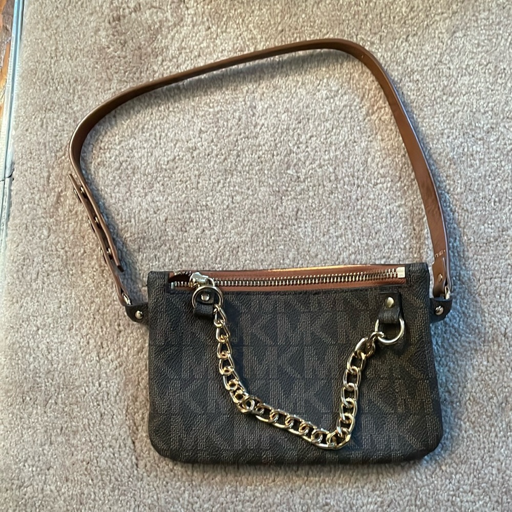 Michael Kors belt wallet/small purse with zipper closure